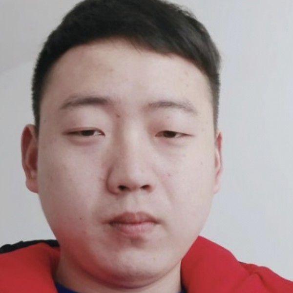 好像有个女朋友的照片