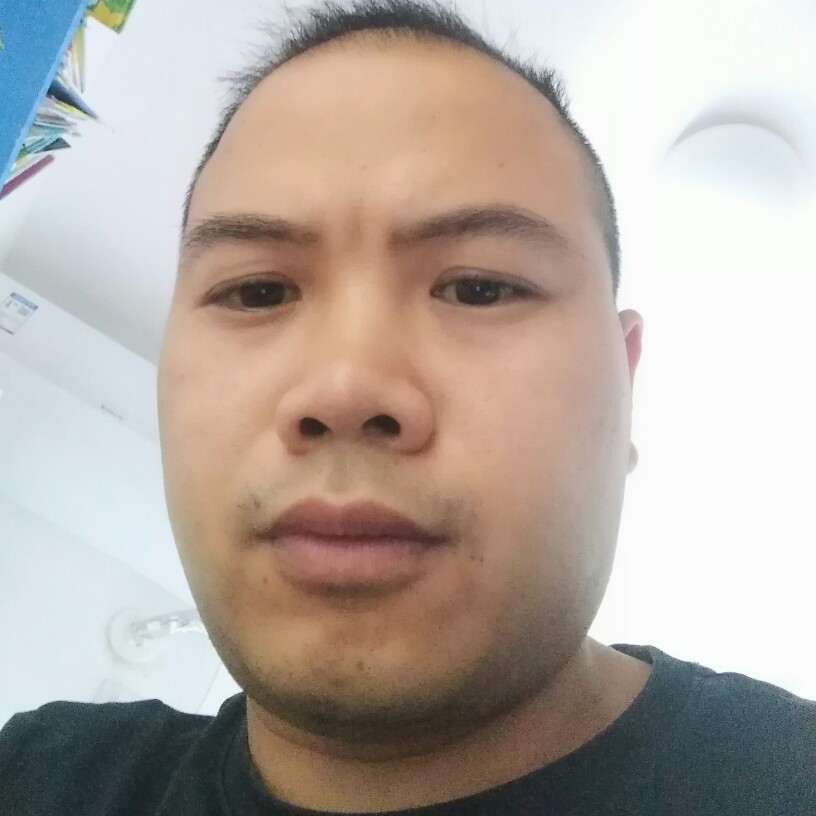 小鸭子天真的照片