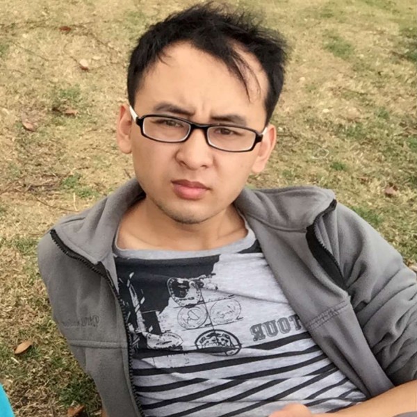 酒窝爱魁梧的照片