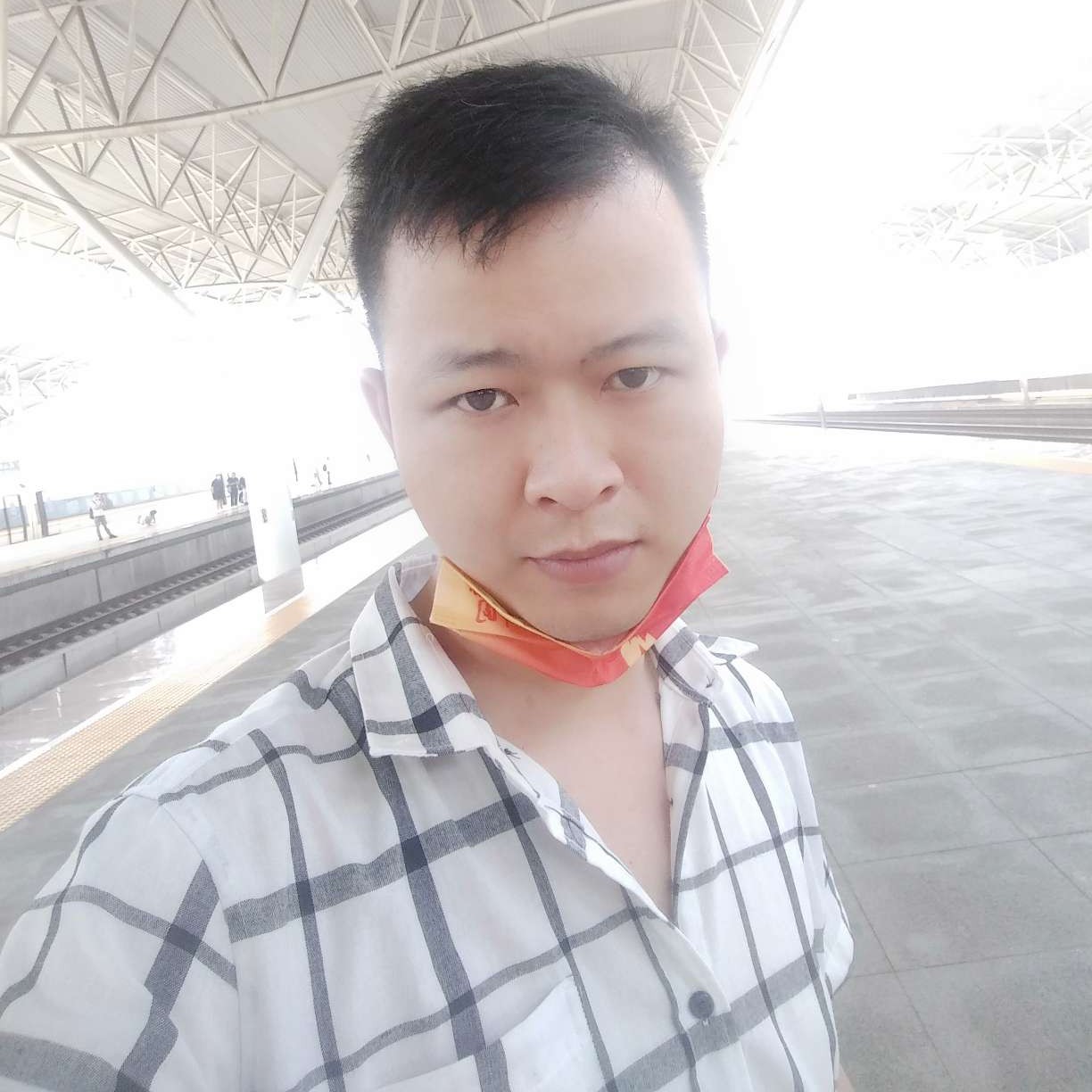 处对象奔现的照片