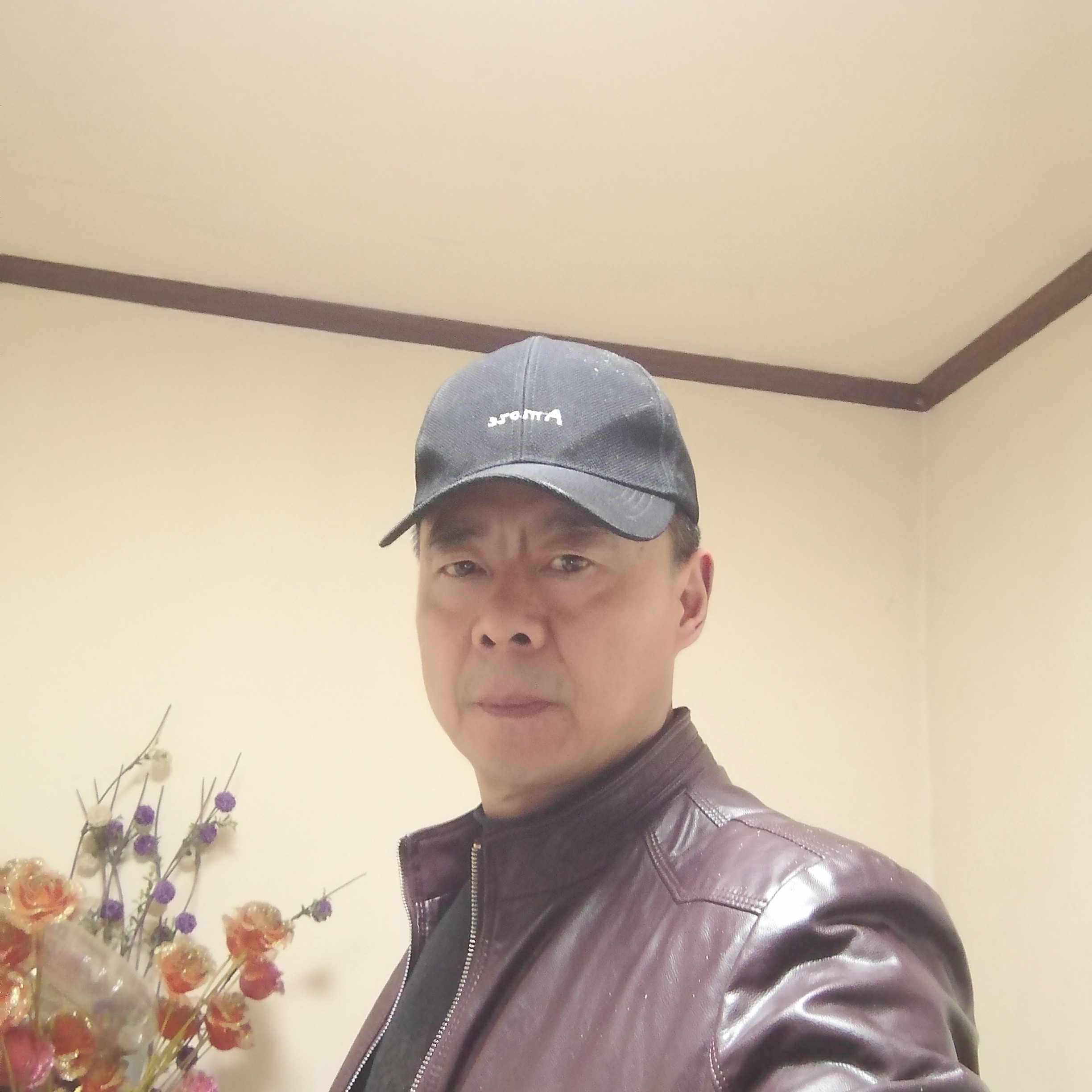 温暖蹙眉路人的照片