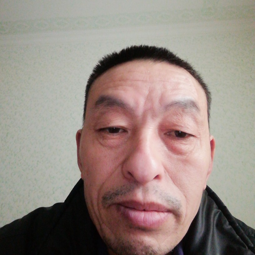 耍酷挽手蜜蜂人e的照片