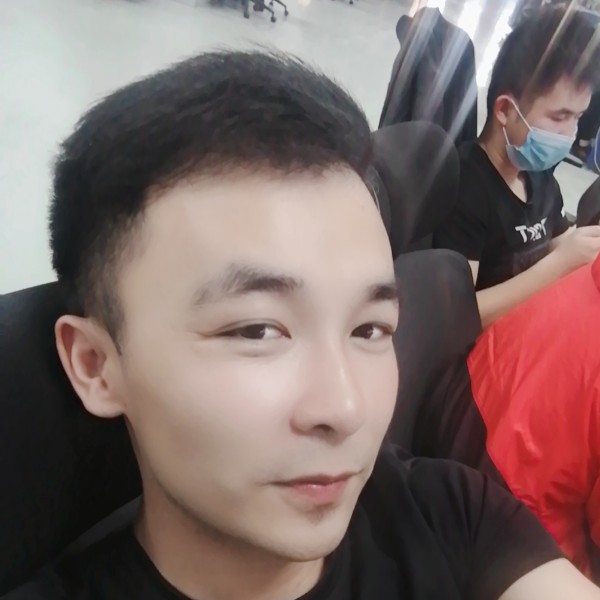 唇彩0000的照片