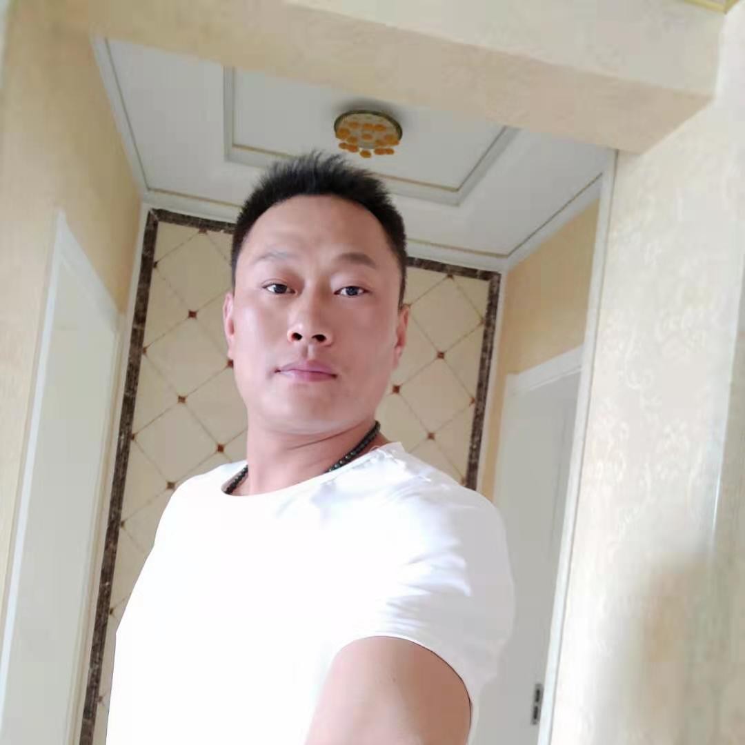 笑点低深拥煎蛋的照片