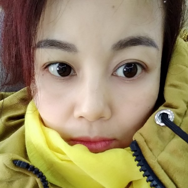 唇彩冷艳的照片