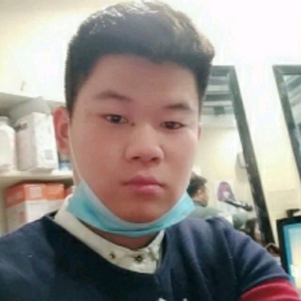 搞怪黑猫的照片