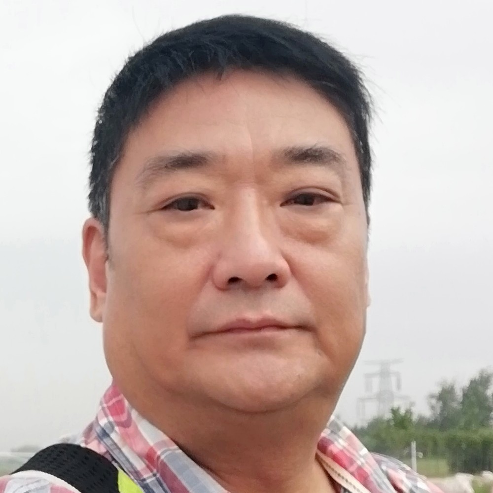 独自抽烟的照片