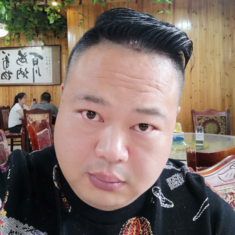 河马等待的照片