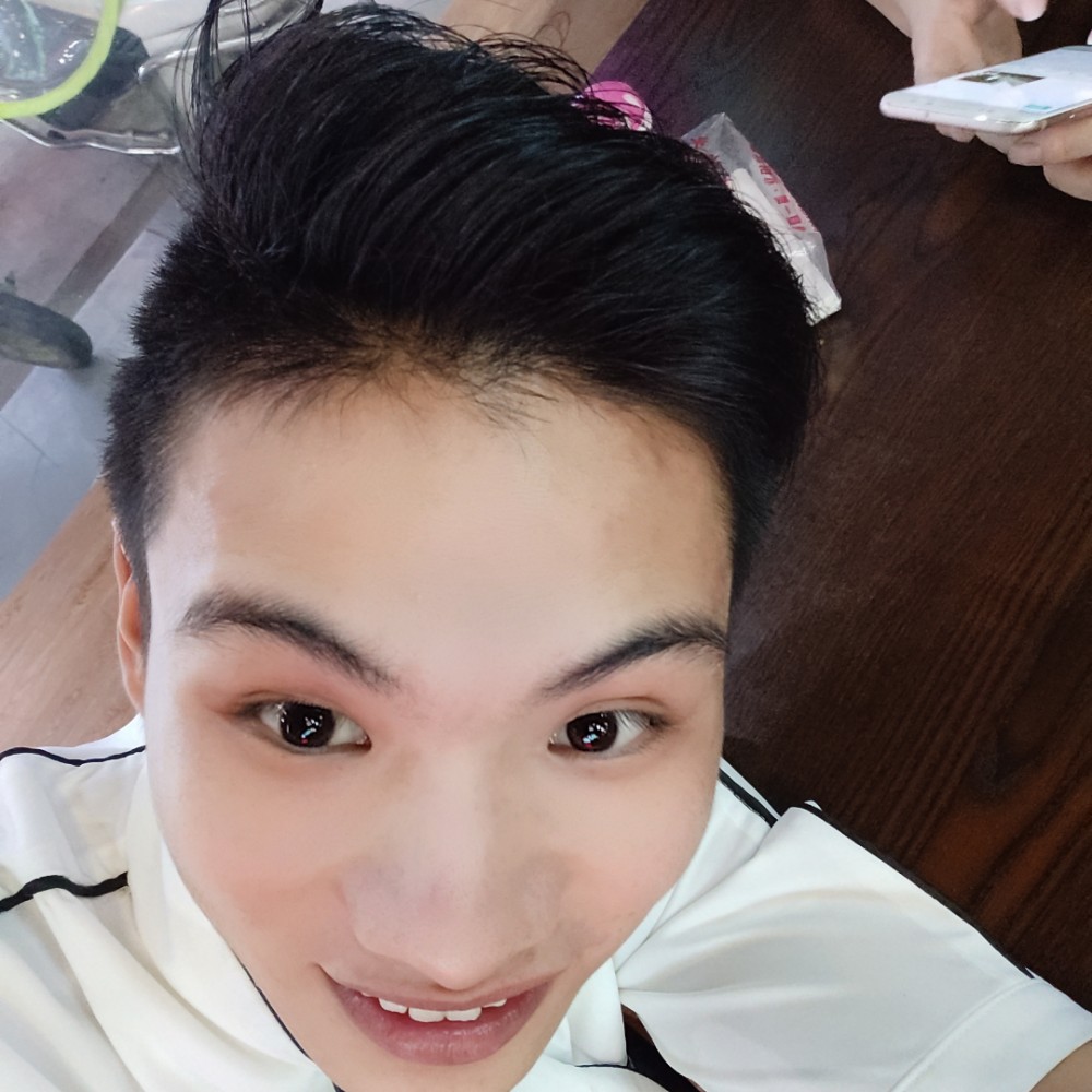 亿浩的照片