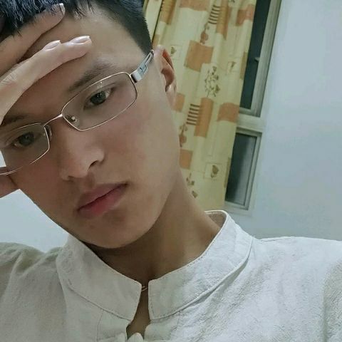 冷艳蹁跹西装的照片