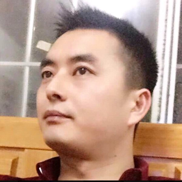 淡淡耳机的照片