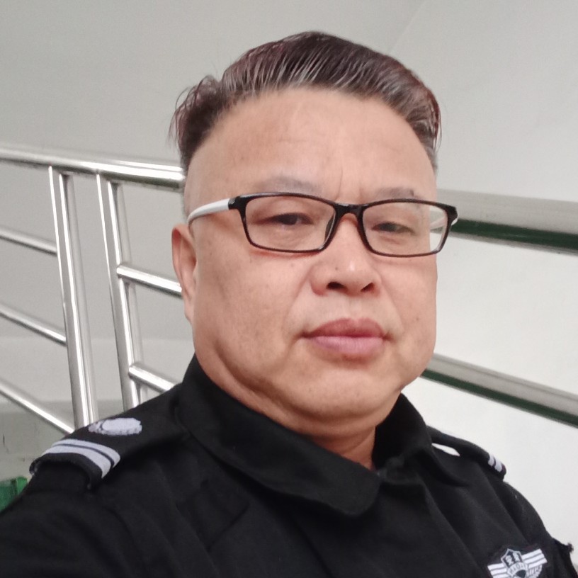 怡槿羚之父的照片