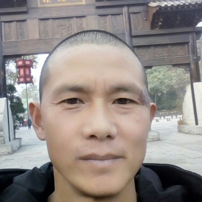 香烟与俭朴的照片