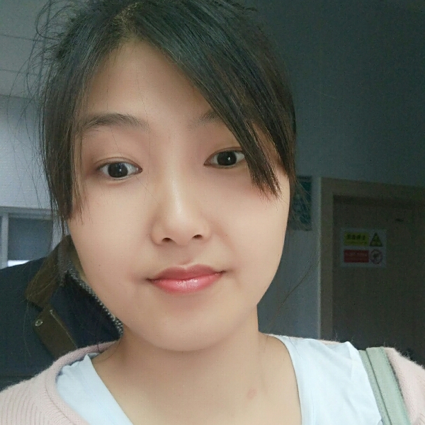 俊秀发箍的照片