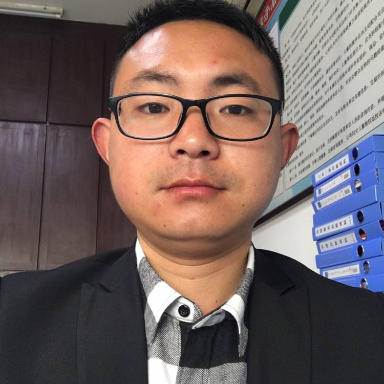 风中的抛物线的照片