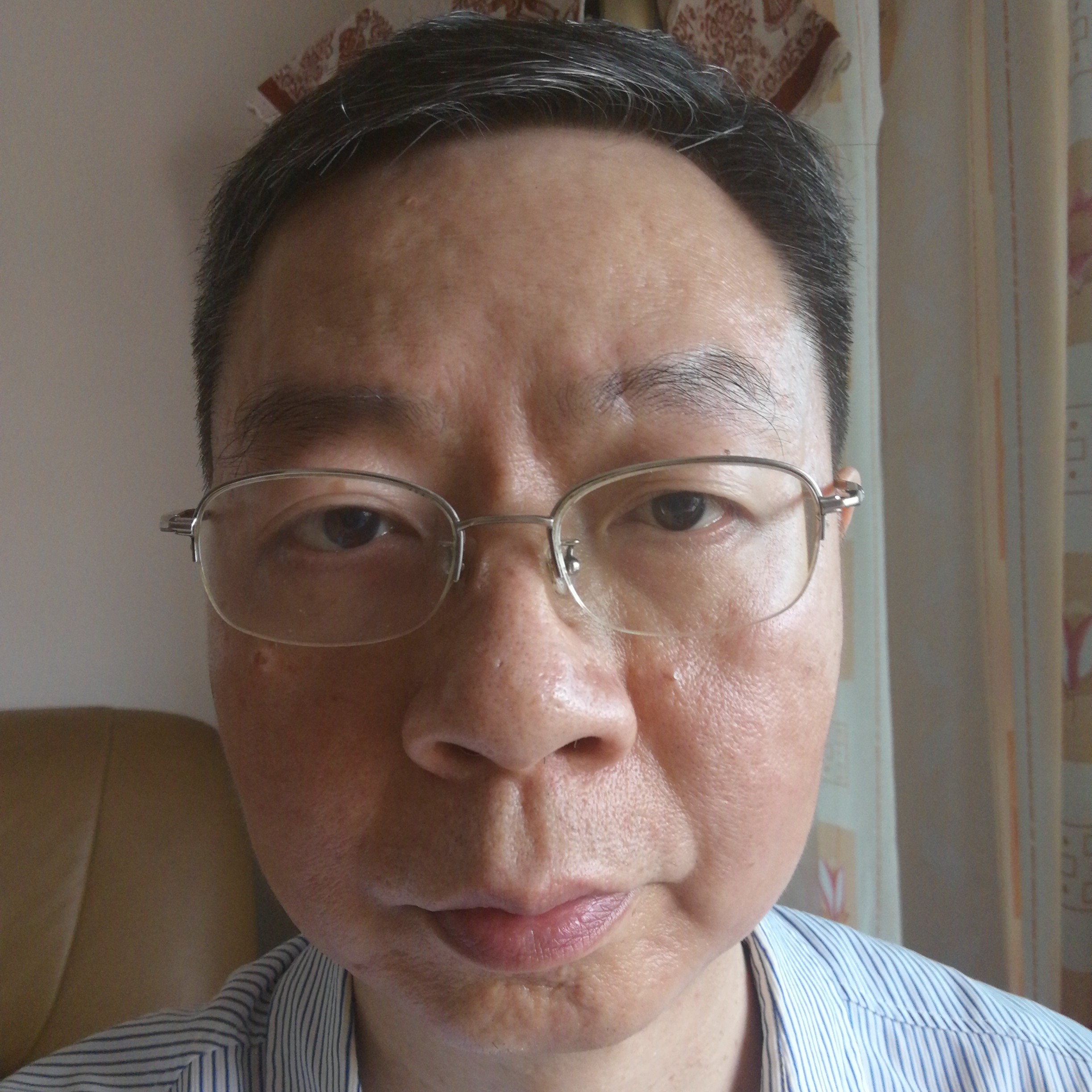 青琯凝眸自然的照片