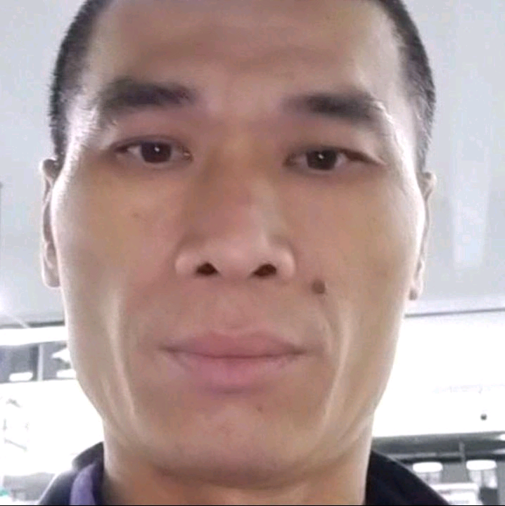赖金城的照片
