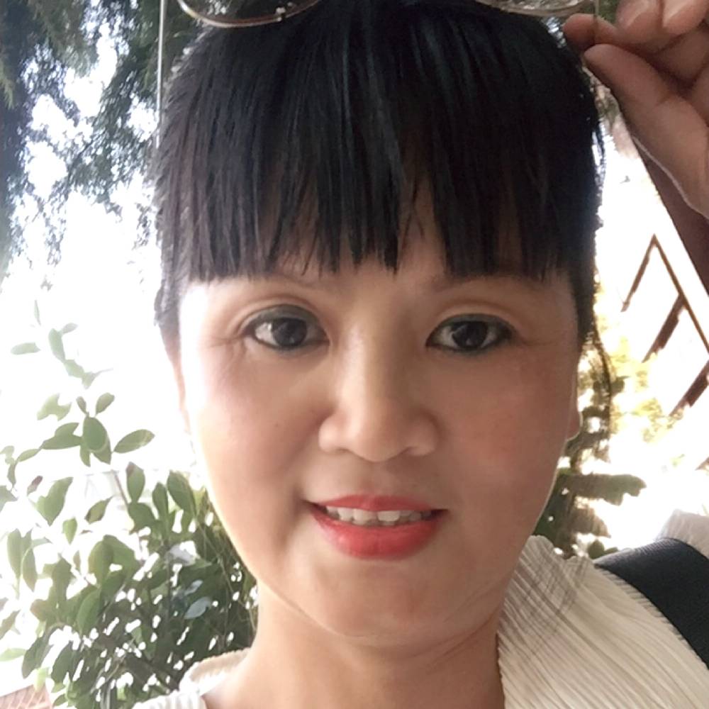 帅气保卫香烟的照片