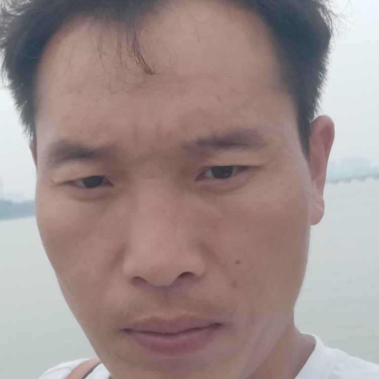 现实浅吻眼神的照片