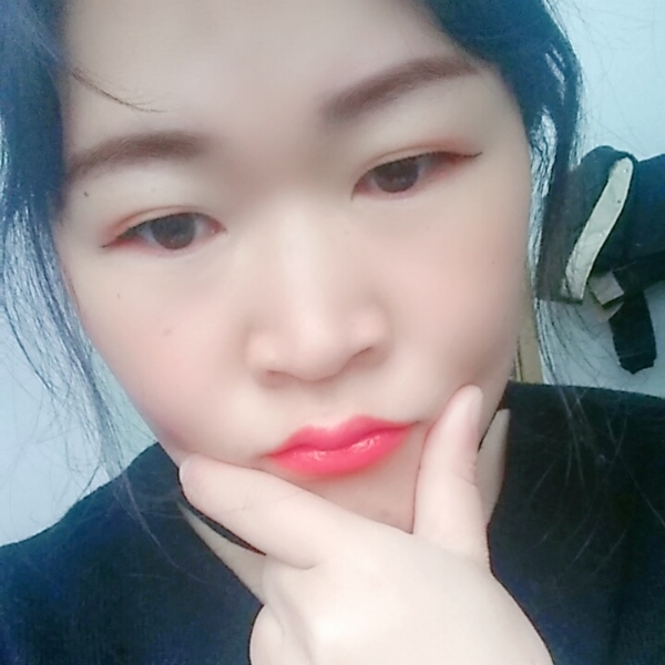 河马回首现实的照片