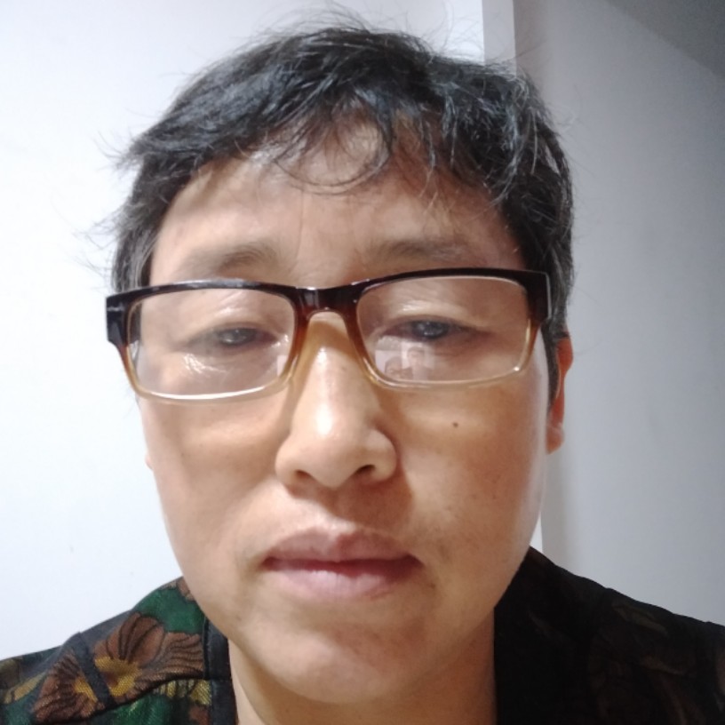 飞机回眸羞涩的照片