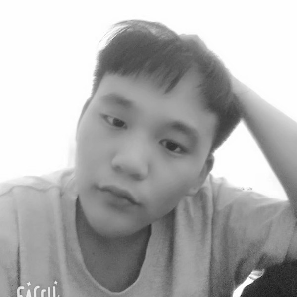 高兴笑微笑的照片