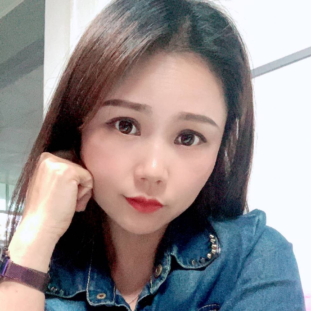 俏皮女生的照片