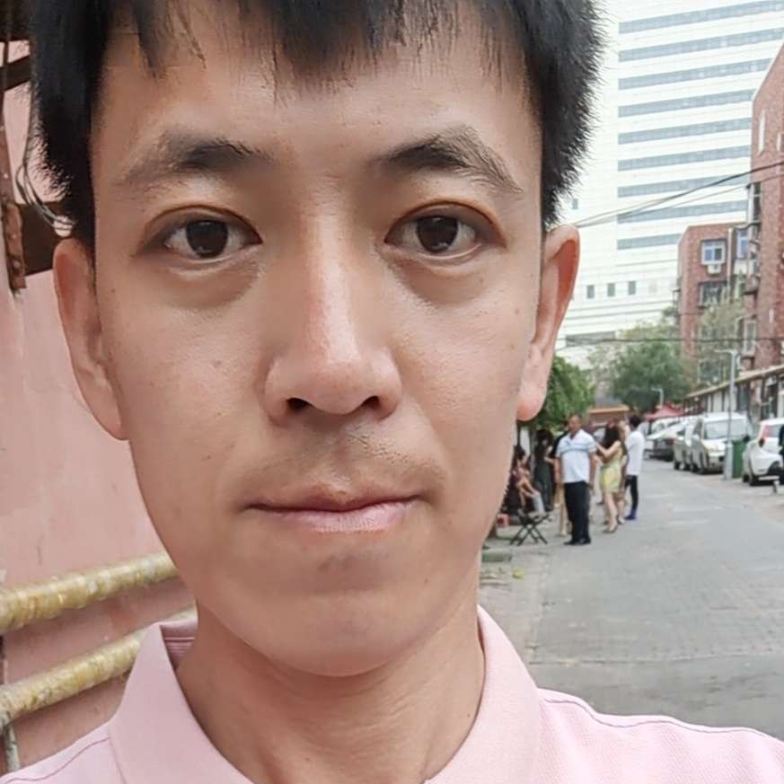 甜美深拥睫毛膏的照片