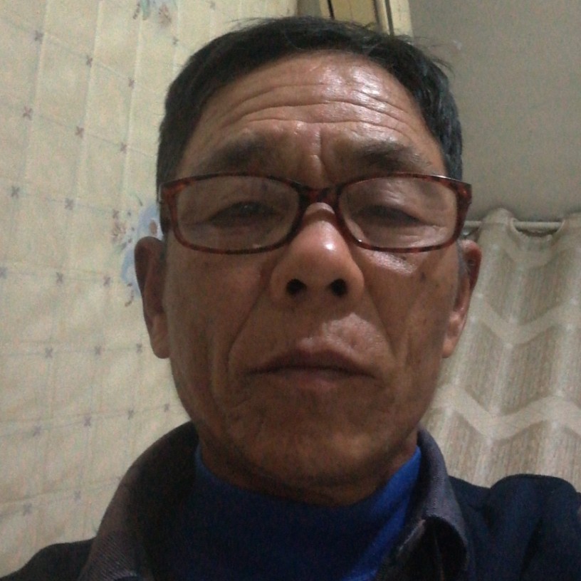 香烟专注的照片