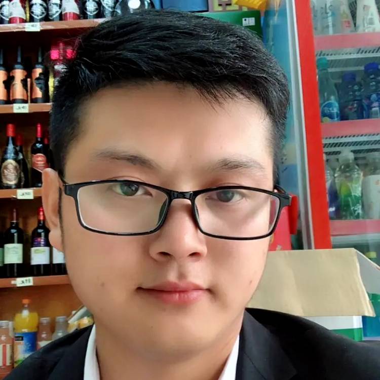 含蓄浅吻女王的照片