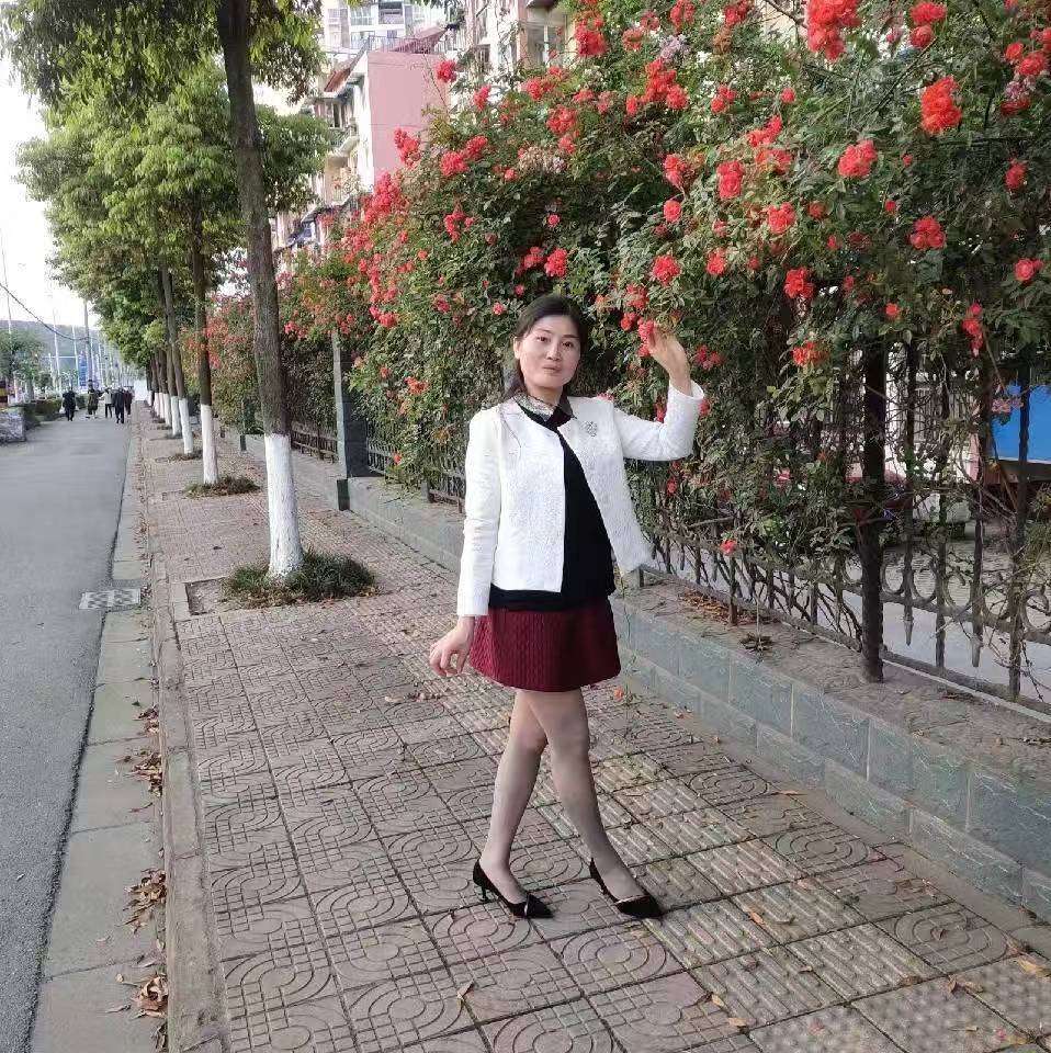 炙热等待裙子的照片
