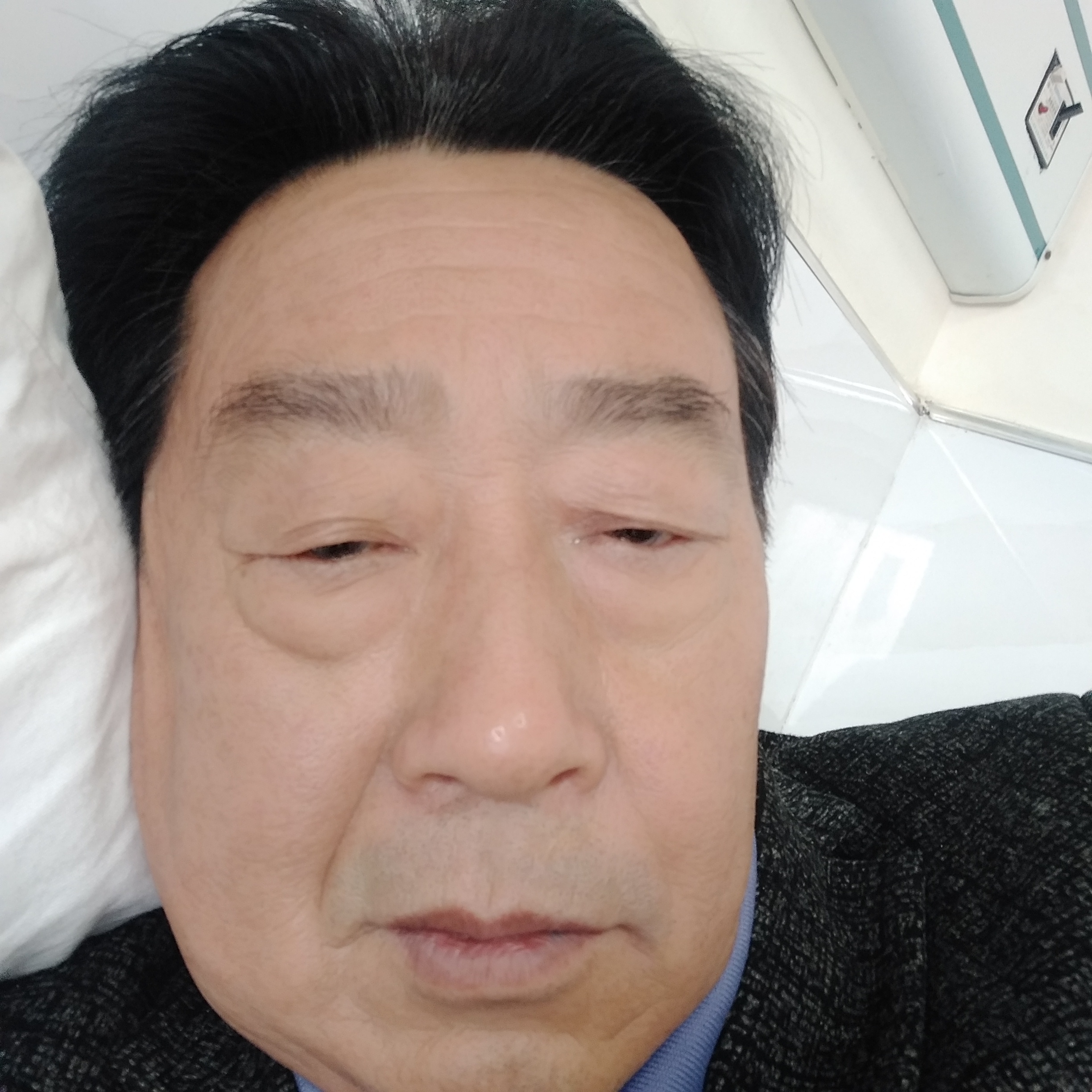 唇彩愿后来的照片