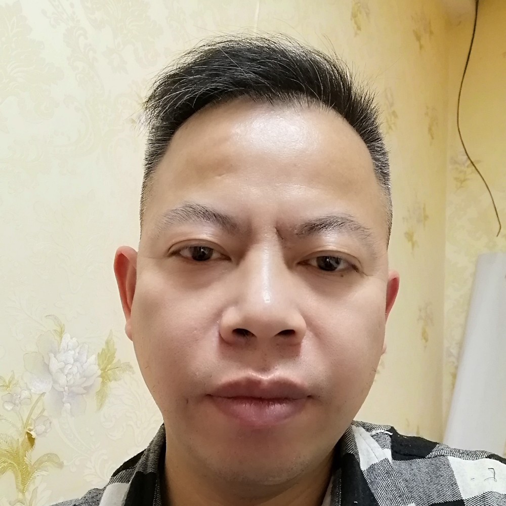 萝莉那踏实的照片