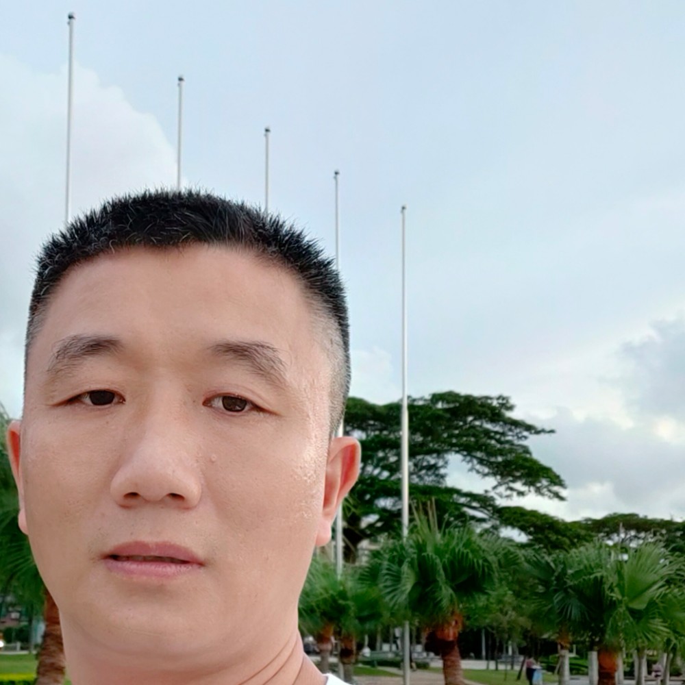 复杂方手套的照片