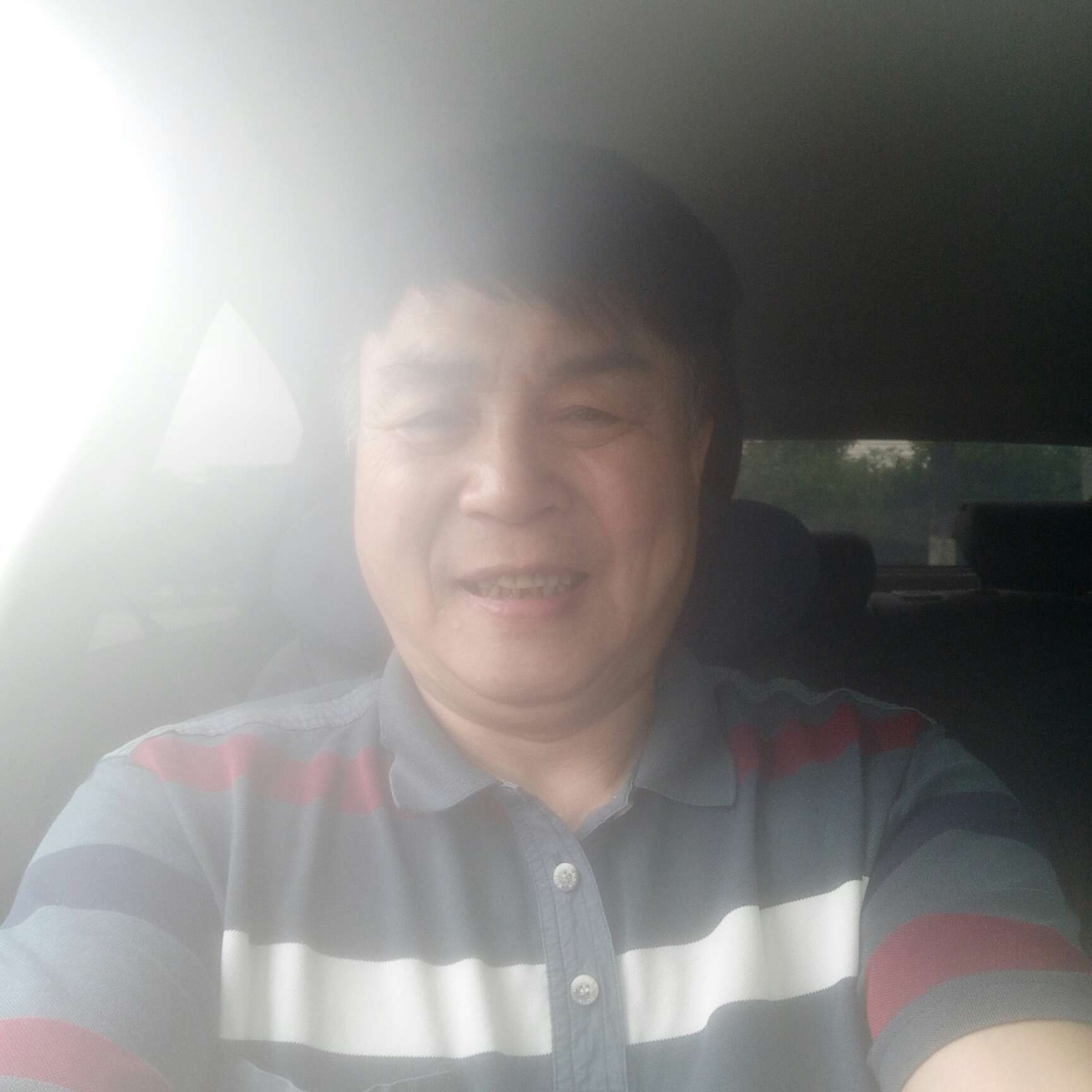 战斗机保卫单身的照片