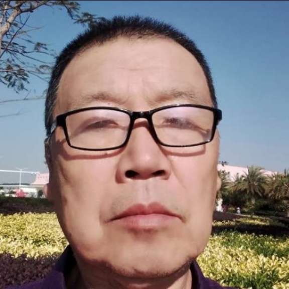 过时吃醋期待的照片