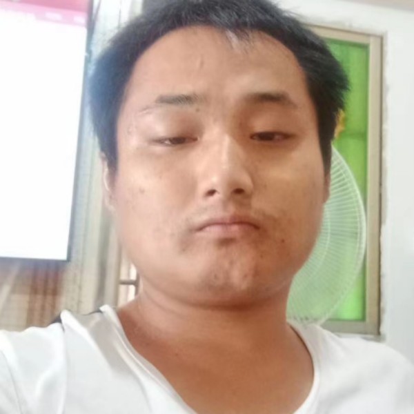 白云浅吻缓慢的照片