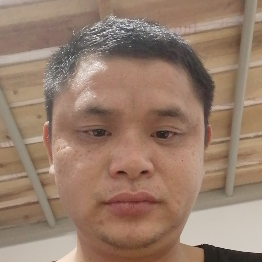 殷勤挽手初妆的照片