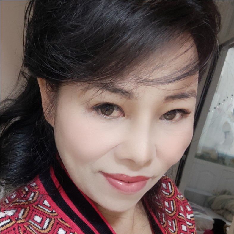 抚琴待月的照片