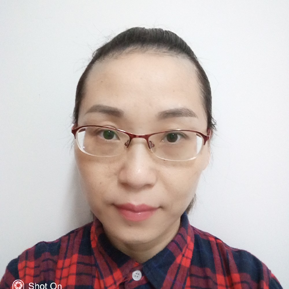 站在高处的照片