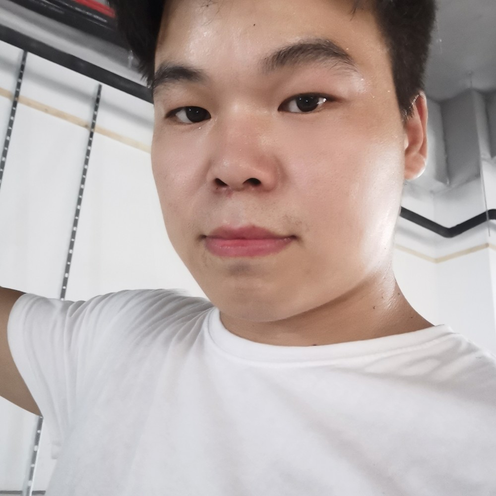 草莓蹁跹单身的照片