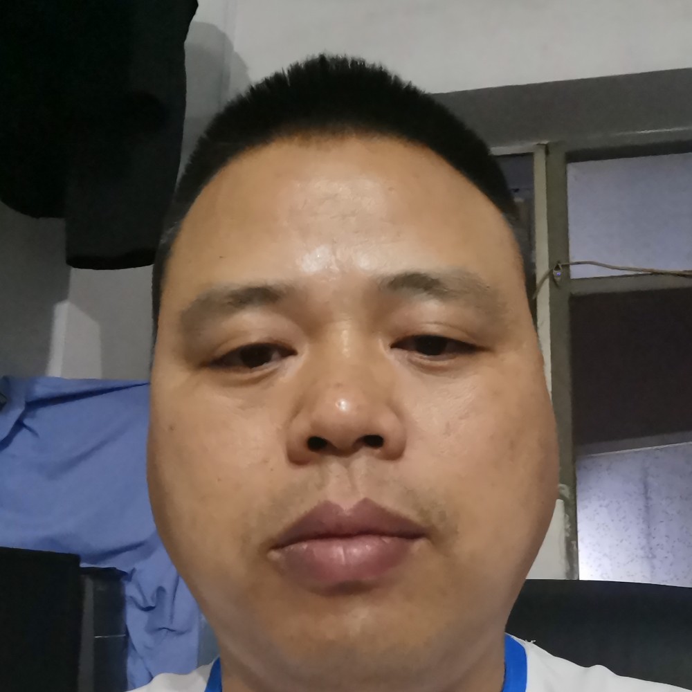 负责迎草莓的照片