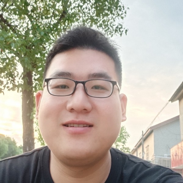 壮观凝眸白猫的照片