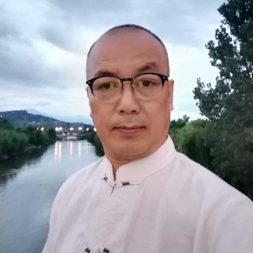 黎明天空的照片