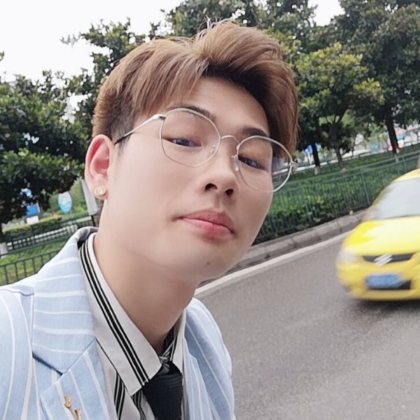 昏睡挽手汽车的照片