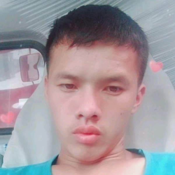 清爽踢冰棍的照片