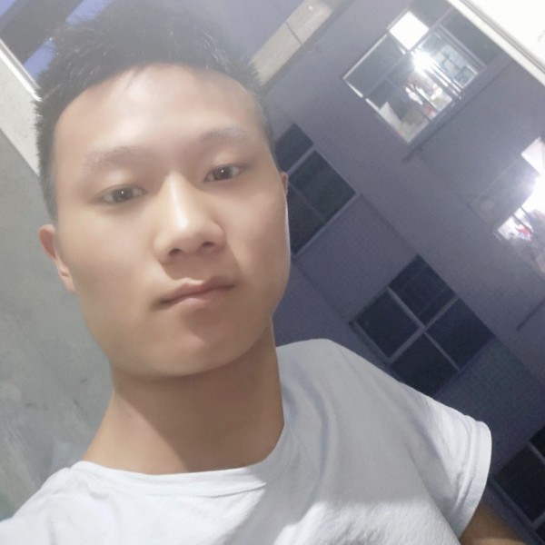 余  忧的照片
