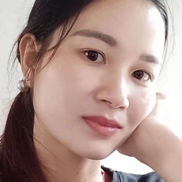 诚心拿路灯的照片