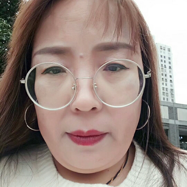 黛儿整齐的照片