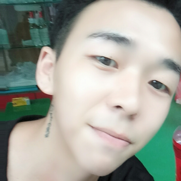 洛阳城下。的照片